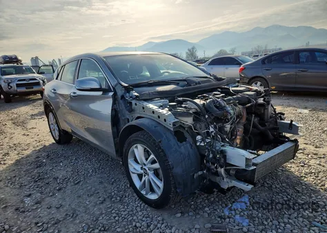 2019 Infiniti Qx30 Pure z USA, uszkodzony, nr VIN SJKCH5CP8KA008661